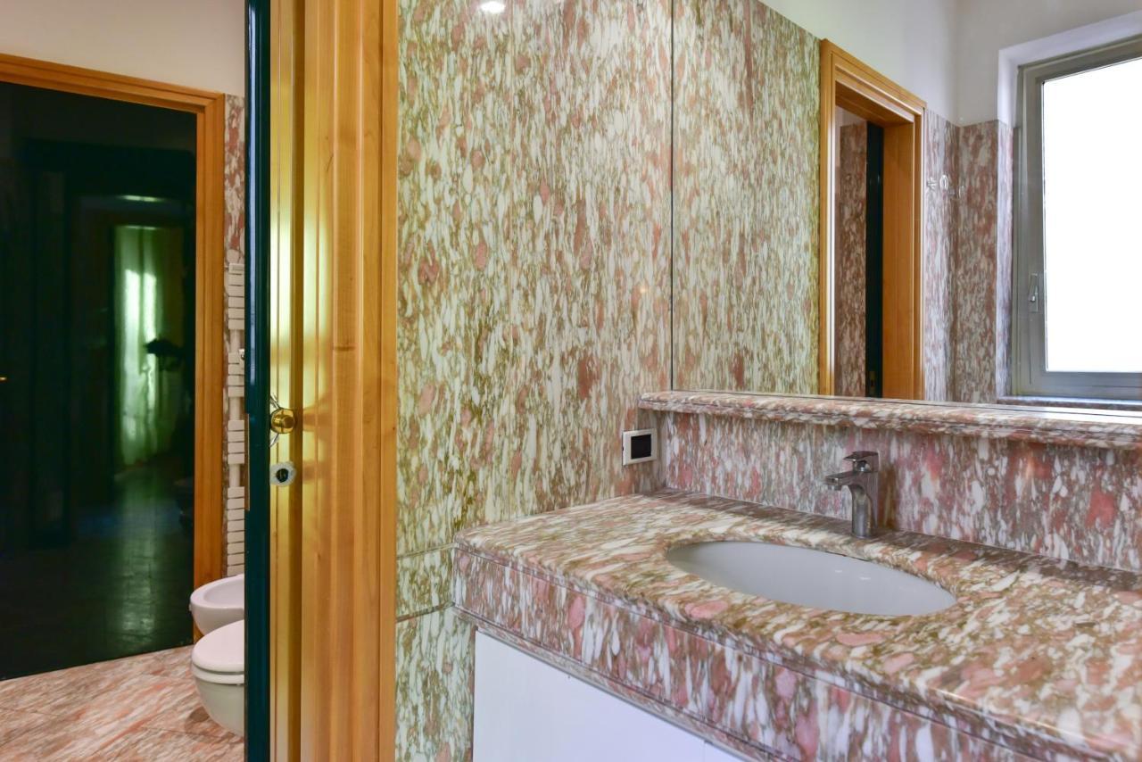Elegant & Cozy Apartment In The Heart Of Rome Exterior photo